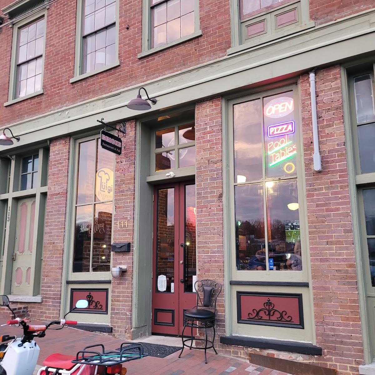 Bricks Restaurant And Pub